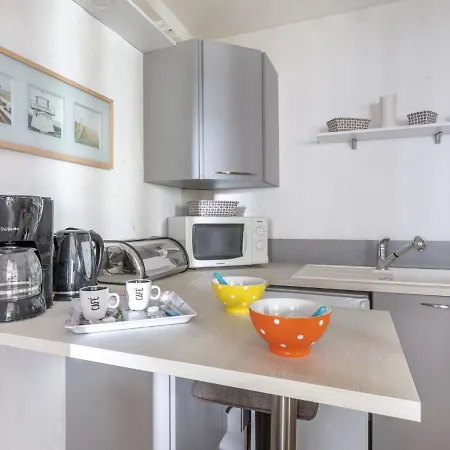 Bleu Bassin-1 By Interhome شقة *